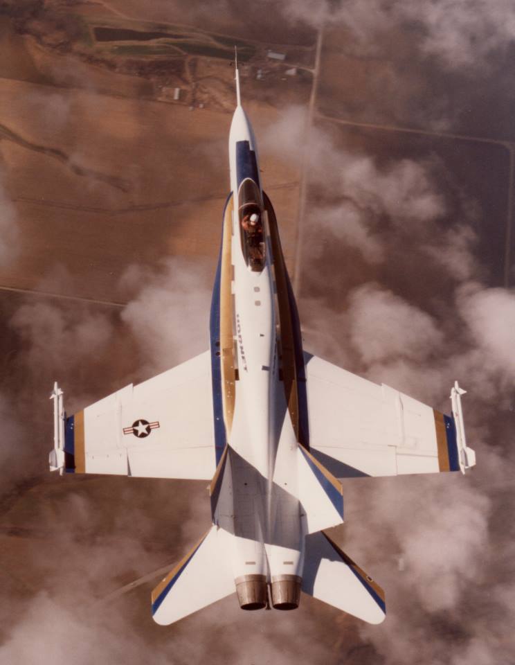 http://www.maritimequest.com/misc_pages/hornet_prototype/1979_10_00_fa18_b.jpg