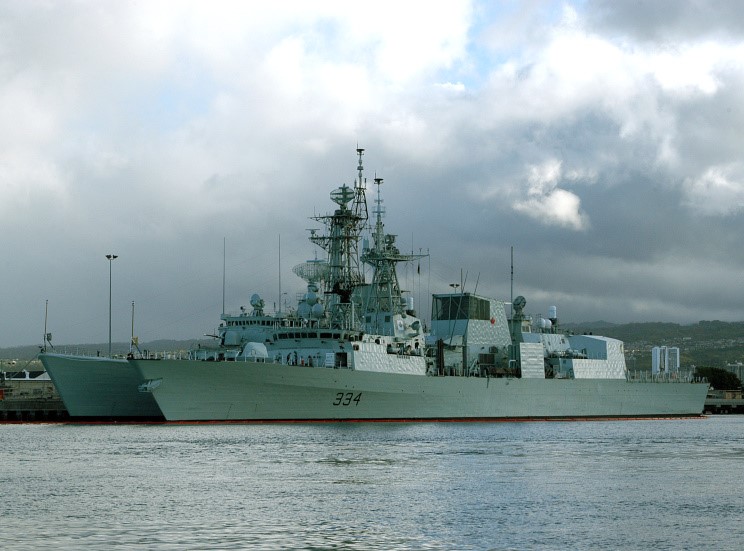 http://www.maritimequest.com/warship_directory/canada/photos/hmcs_regina_ffh_334/01_hmcs_regina_ffh_334.jpg