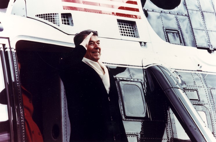 external image 1989_01_20_leaving_office.jpg