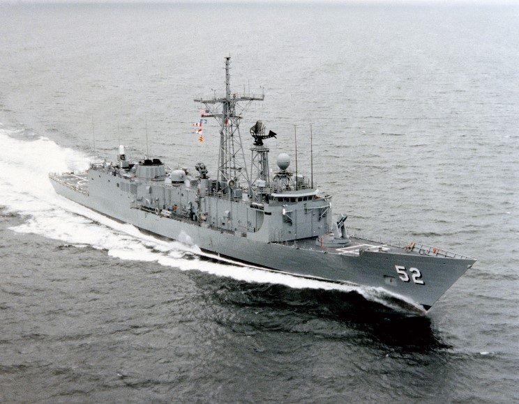 http://www.maritimequest.com/warship_directory/us_navy_pages/frigates/photos/carr_ffg_52/uss_carr_07.JPG