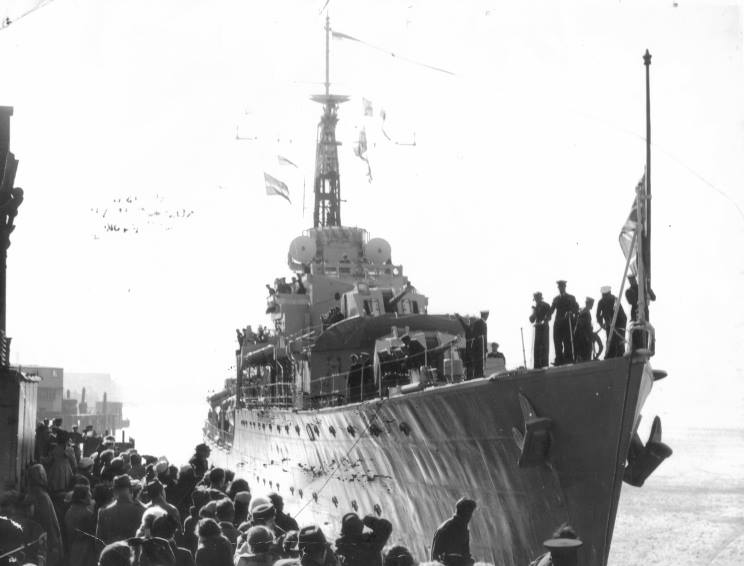 MaritimeQuest HMS Consort R 76 / D 76 Page 3